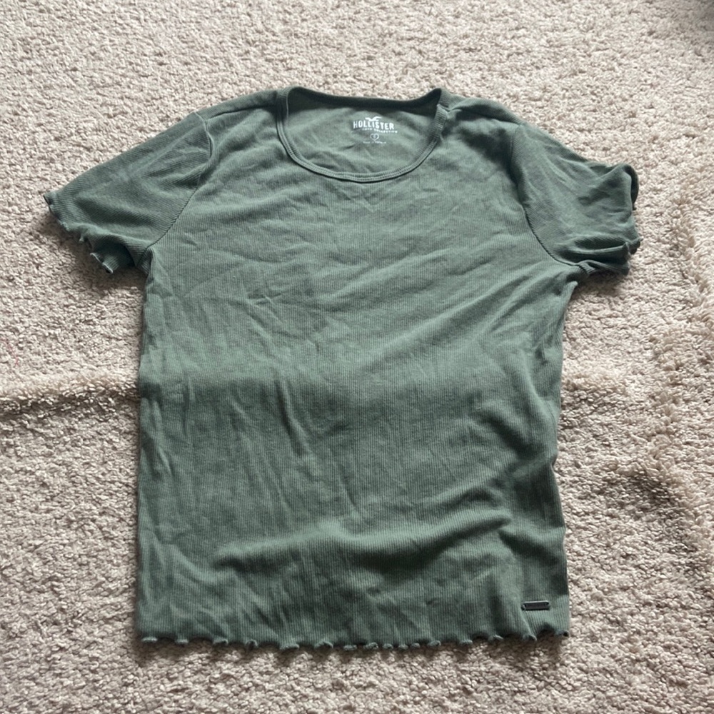 Hollister green lettuce edge top